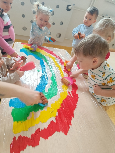 Bawimy się kolorami - tydzień tęczy